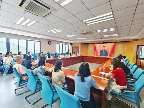 观盛会凝心聚力 话初心砥砺前行——44118太阳成tyc城集团师生与中国语言文化学院师生共同观看庆祝中国共产党成立105周年大会